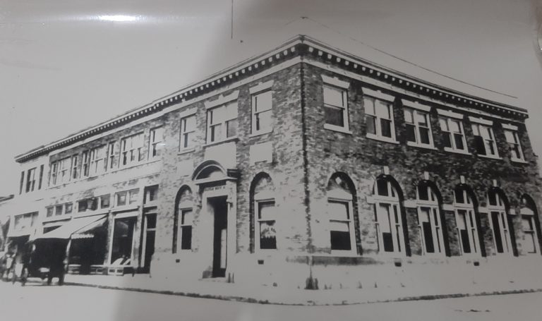 The Vault as a bank in the year 1914.